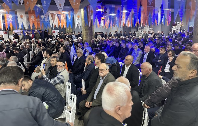 AK Parti’de Mucahit Andiç güven tazeledi