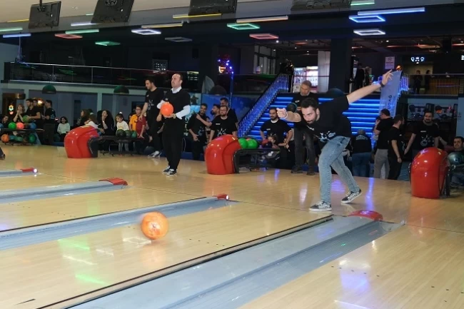 Basın mensupları Uludağ Elektrik'in 'En Enerjik' turnuvasında stres attı