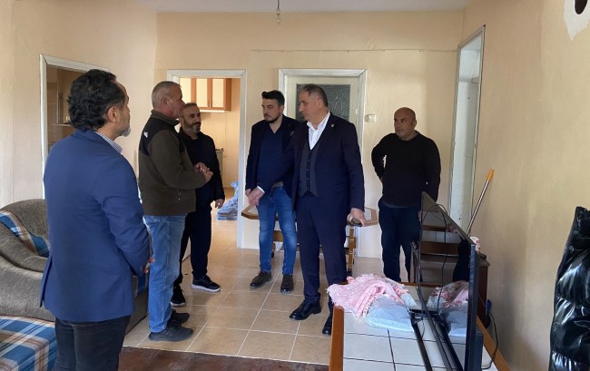 Milletvekili Bozkurt evi yanan aileyi ziyaret etti