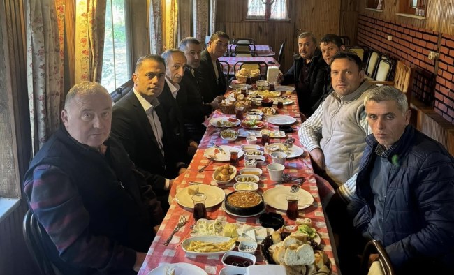 Başkan Uzun, muhtarlarla kahvaltıda biraraya geldi