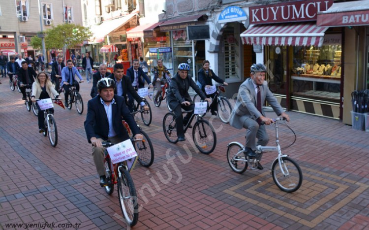 KASKI TAKTI, BİSİKLETLE TUR ATTI!..