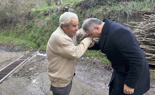 Öğretmenler gününde öğretmenini ziyaret etti