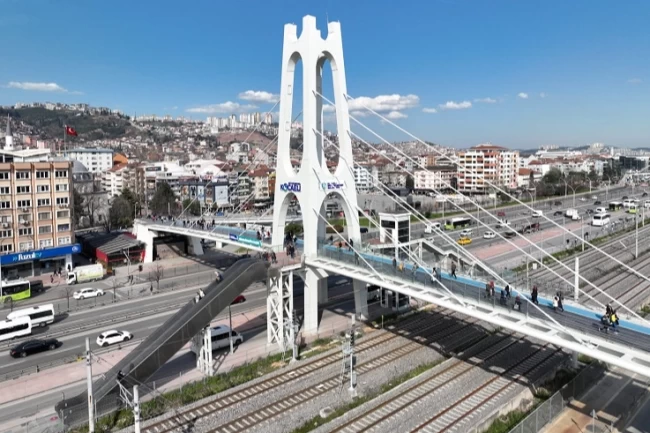 Kocaeli'nde yürüyen merdiven arızasının sebebi "Stop Butonu"