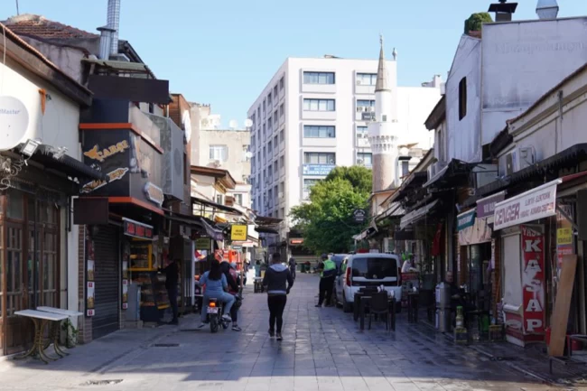 Bornova'nın Geleneksel Çarşı Bölgesi tez konusu oldu