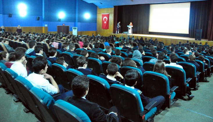 ÇOCUKLARA HAKLARI KONFERANSLA ANLATILDI.