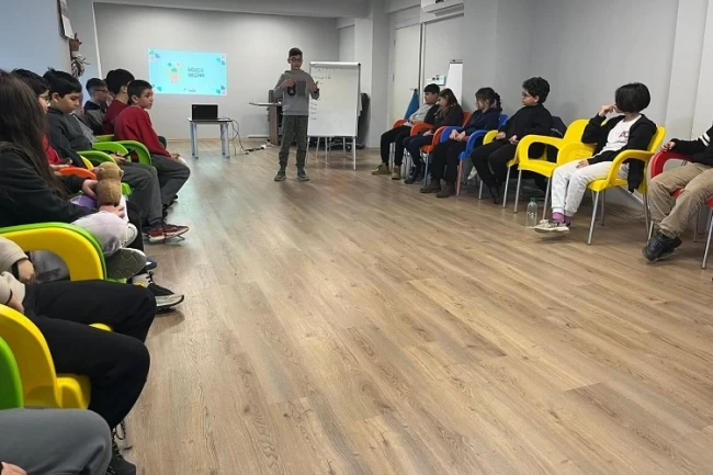 İzmir Çocuk Meclisi'nde seçim heyecanı