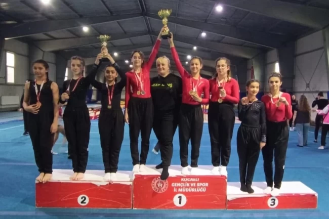 Çayırovalı sporcular 2024'te madalya ve kupaları topladı