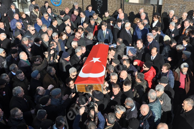 CÖBEKOĞLU İÇİN BELEDİYE'DE TÖREN..