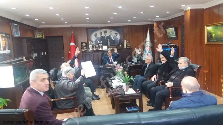 SİYASETTE ÖZLENEN TABLO: BÜTÜN MADDELER OYBİRLİĞİ İLE..