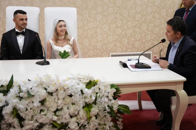 Bursa Osmangazi'de 1 yılda 6 bin 636 nikah kıyıldı