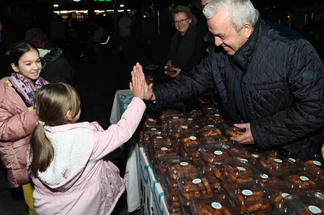 Bursa Nilüfer'den kandil simidi ikramı