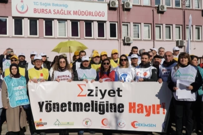 Bursa'da sağlık çalışanları iş bıraktı