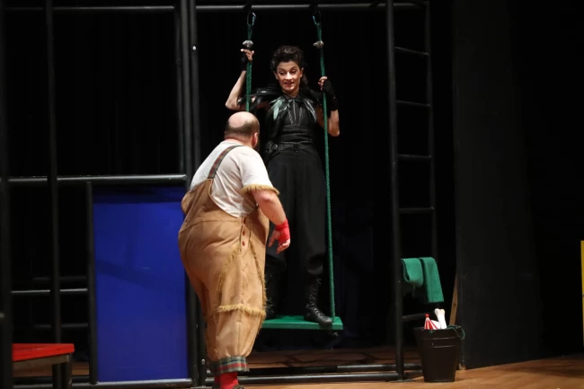 2025'in ilk sahnesi çocukların kahkahalarıyla geçti