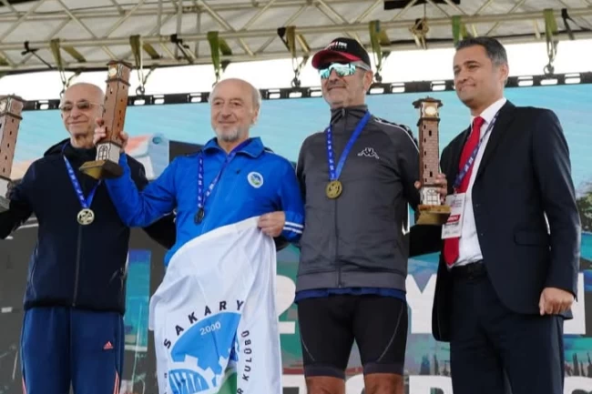 Sakarya'nın tecrübeli atleti Ali Turan 2025'ü şampiyonlukla açtı