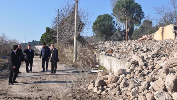 ESKİ BİNALARIN YIKIMI BİTTİ, HAFRİYAT KALDIRILIYOR..