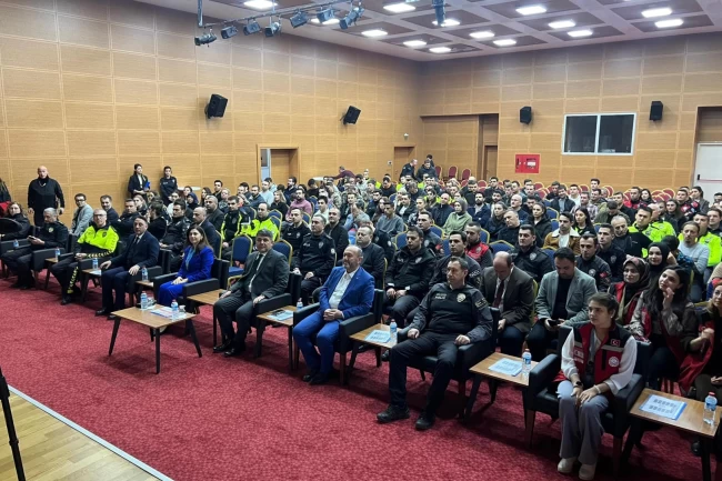Edirne'de "Koruyucu Aile Hizmeti" tanıtım toplantısı düzenlendi