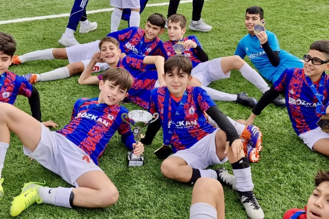 İzmir'de Cumhuriyet Kupası'nda üçüncü etap tamamlandı