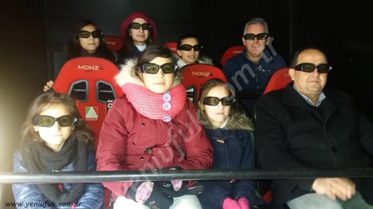 BAŞKAN DEMİRTAŞ ÇOCUKLARI SEVİNDİRDİ