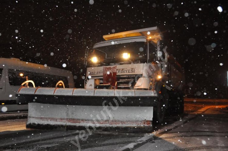 KDZ.EREĞLİ BELEDİYESİ GECEDE ÇALIŞIYOR..