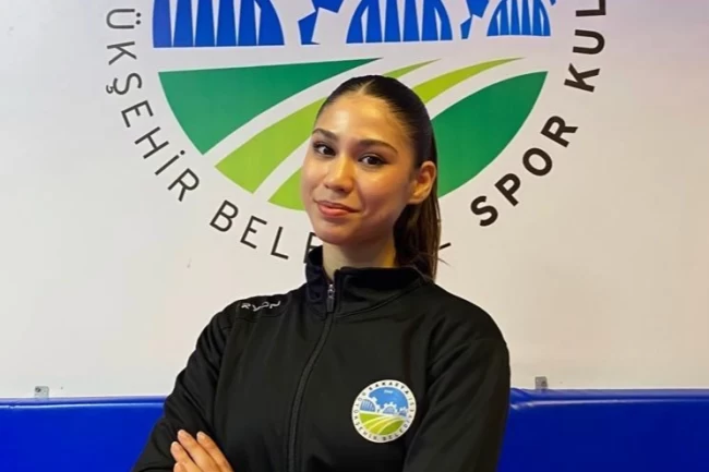 Zümra Rezzan Fransa'da Türk Bayrağı'nı dalgalandıracak