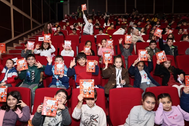 Bursa Nilüfer'de Kitap Söyleşileri'nin son konuğu Burcu Ünsal oldu.