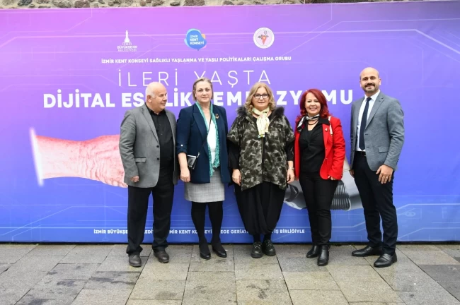 İzmir'de 'İleri Yaşta Dijital Eşitlik' sempozyumu