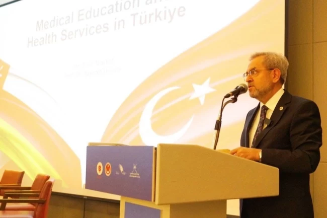 Rektör Ünüvar, Türkiye'nin sağlıktaki başarı hikayesini Umman'da anlattı