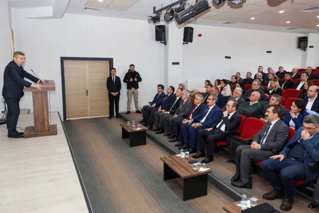 Artvin Valisi Ergün: "Eğitimde kaliteyi artırmanın gayreti içerisindeyiz"