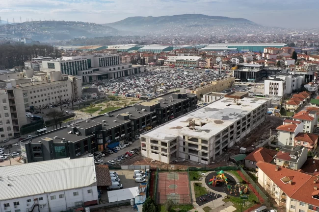 Sakarya'da Sağlık Kampüsü'ne 530 araçlık otopark projesi hızla ilerliyor