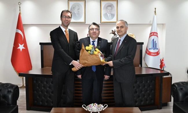 Turizm Fakültesi Dekanı ve MYO Müdürü değişti