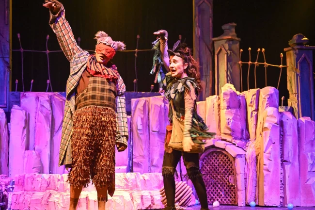 İzmir'de "Güneş Herkes İçin Parlar" çocuk oyunu tam not aldı