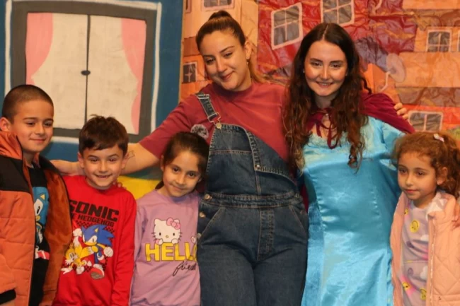 Sakarya'da çocuklar ‘Can Can ve Arkadaşları' ile neşe buldu