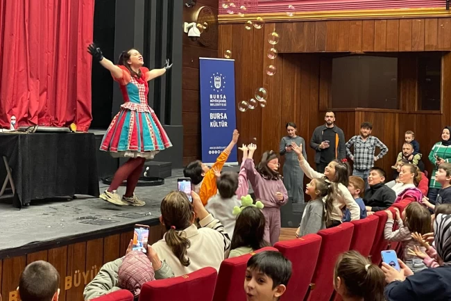 Bursa'da Yarıyıl Şenliği'nde renkli program