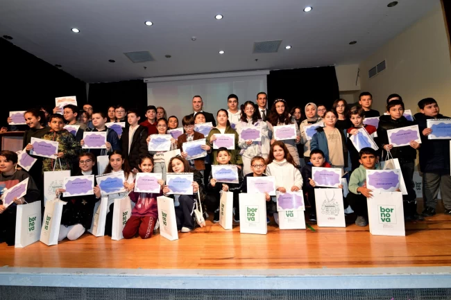 Bornova'da genç kaşifler sertifikalarını aldı