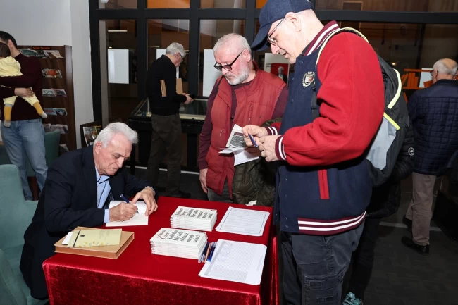 Adnan Özer ile ‘Şairin Şiir Evreni'nde yolculuk