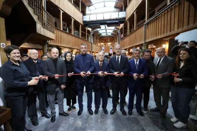 "Ahşap Ve Biz" sergisi Bursa İnegöl Kent Müzesinde açıldı