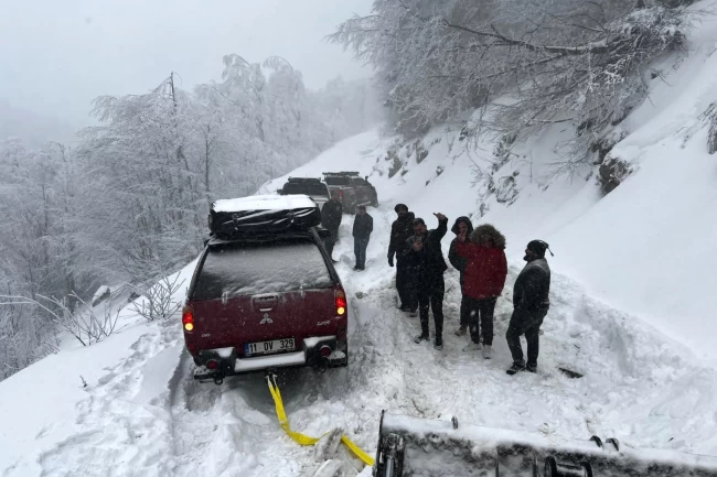 Kocaeli'de karda mahsur kalan vatandaşın imdadına Büyükşehir koştu