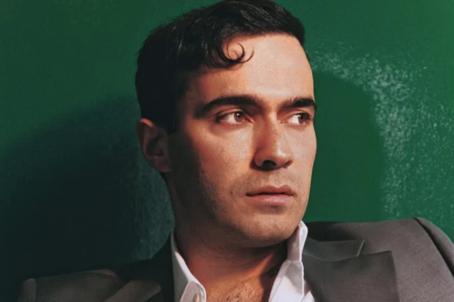 Mert Demir'den listeleri dağıtacak şarkı!