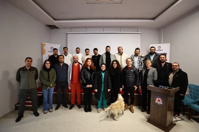 Denizli Büyükşehir'den ev hayvanı satışı yapanlara eğitim