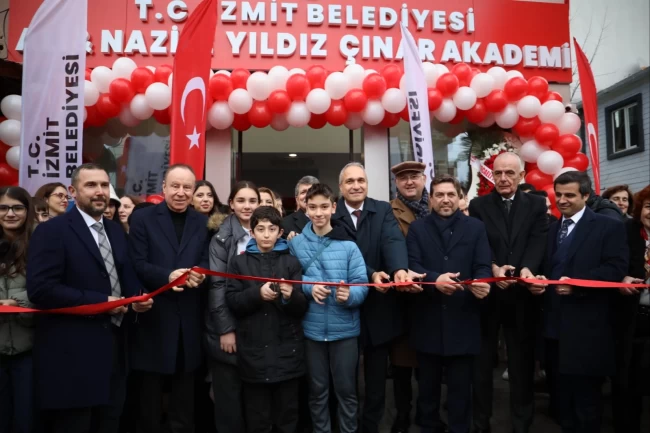 İzmit'te Ali Nazile Yıldız Çınar Akademi LGS Merkezi açıldı