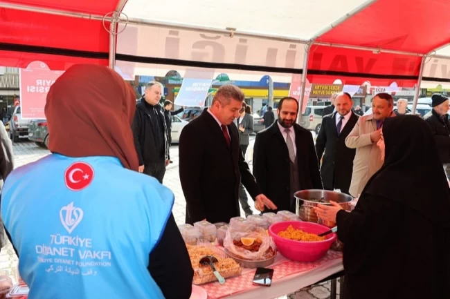 Artvin'de 'Hayır Çarşısı' kermesine yoğun ilgi