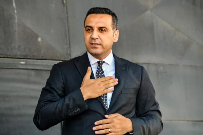 İzmir Çiğli'de emekli ve çalışana tek kuruş borç kalmadı!