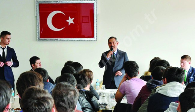 Başkan Uysal, üniversitelilerle buluştu