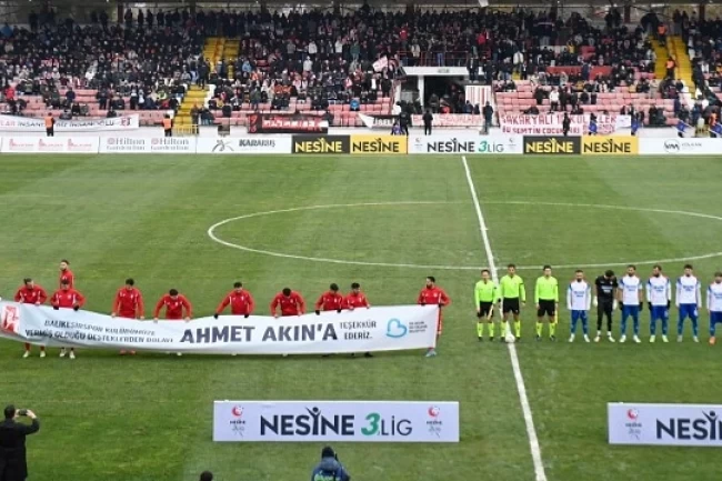 Balkes'ten Başkan Akın'a pankartlı teşekkür