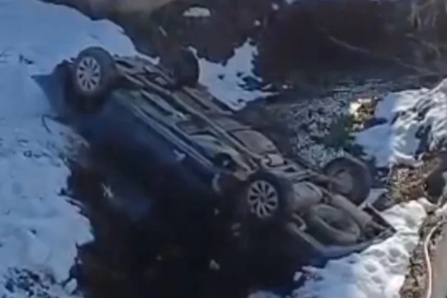 Düzce Yığılca'da buzlanan yolda kaza