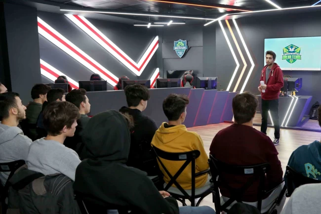 Konya'da Bir İlk! Üniversiteler arası e-spor turnuvası Meram'da başlıyor