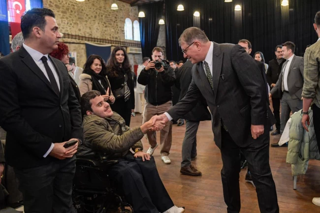 İzmir'de gençlerin beklentileri dinlendi