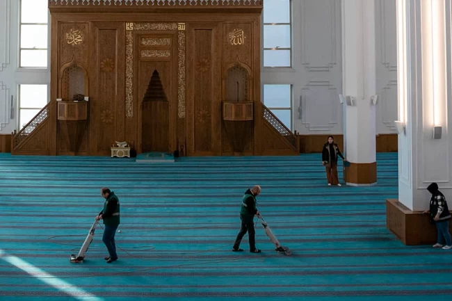 Ankara'da camiler kandil öncesi temizlendi