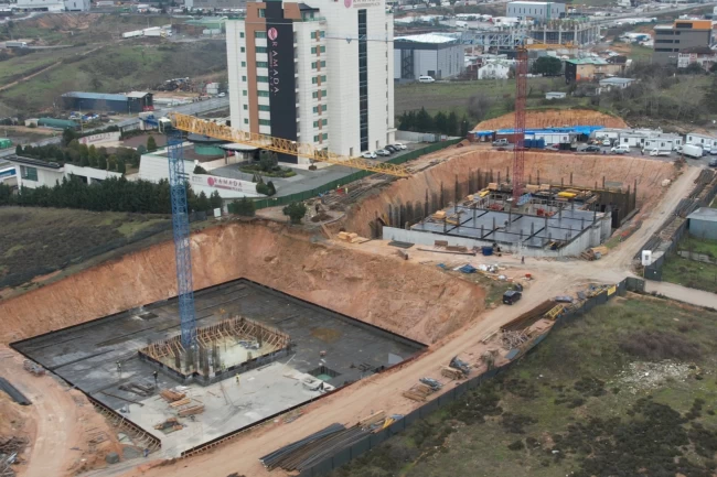 Kocaeli Çayırova'da spor yatırımları sürüyor