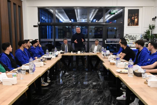 Karacabey'in Efeleri'ne şampiyonluk yolunda moral